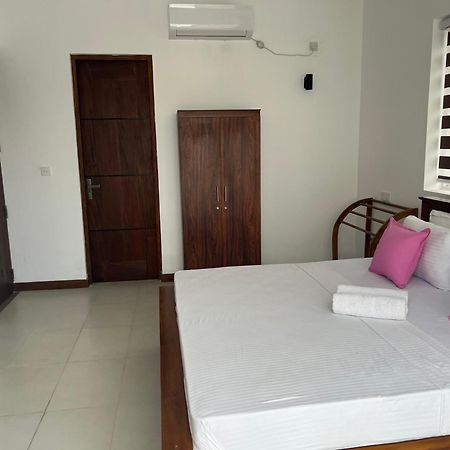 Silina Airport Transit Hotel & Residence Katunayaka Buitenkant foto