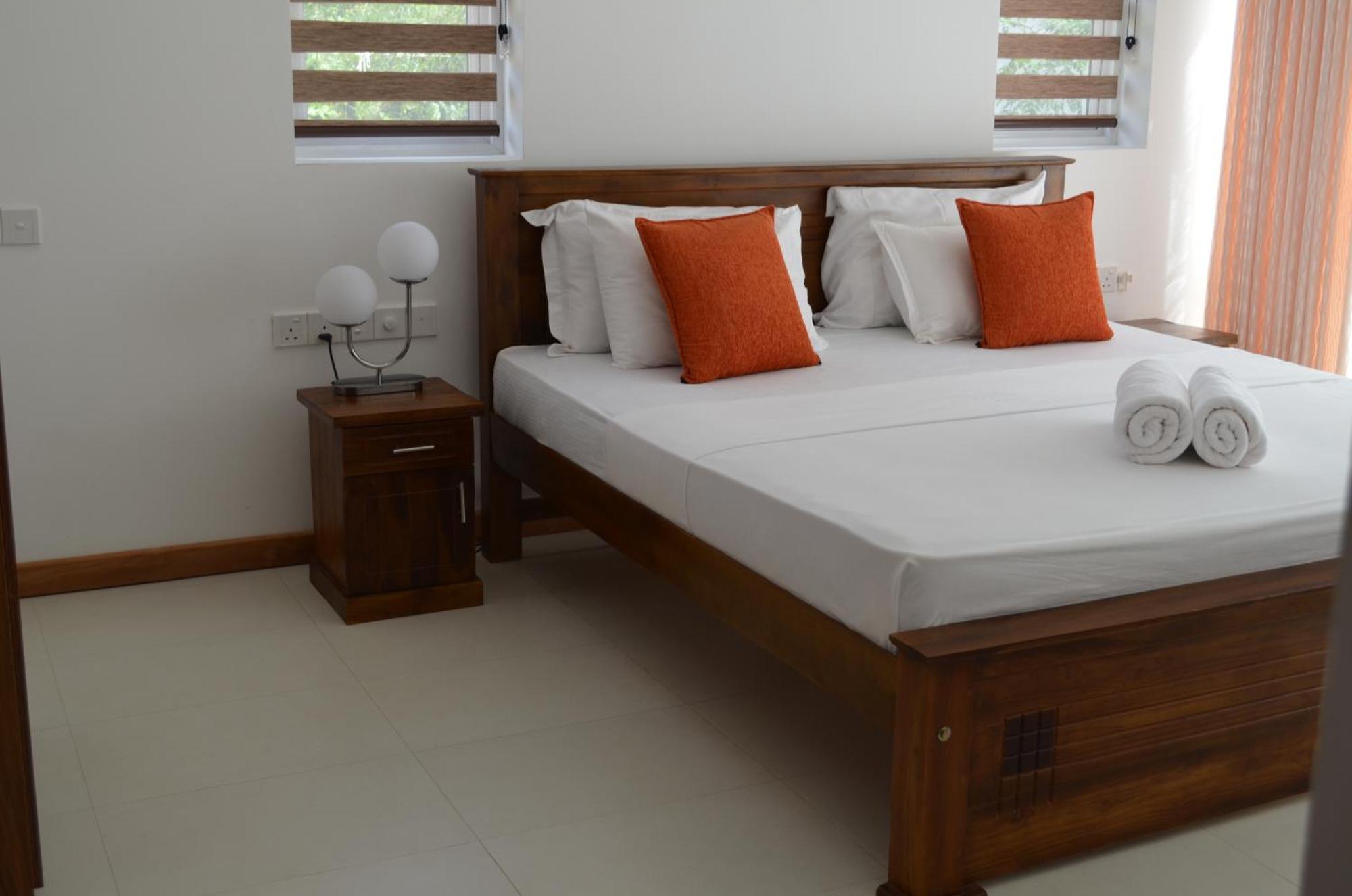 Silina Airport Transit Hotel & Residence Katunayaka Buitenkant foto