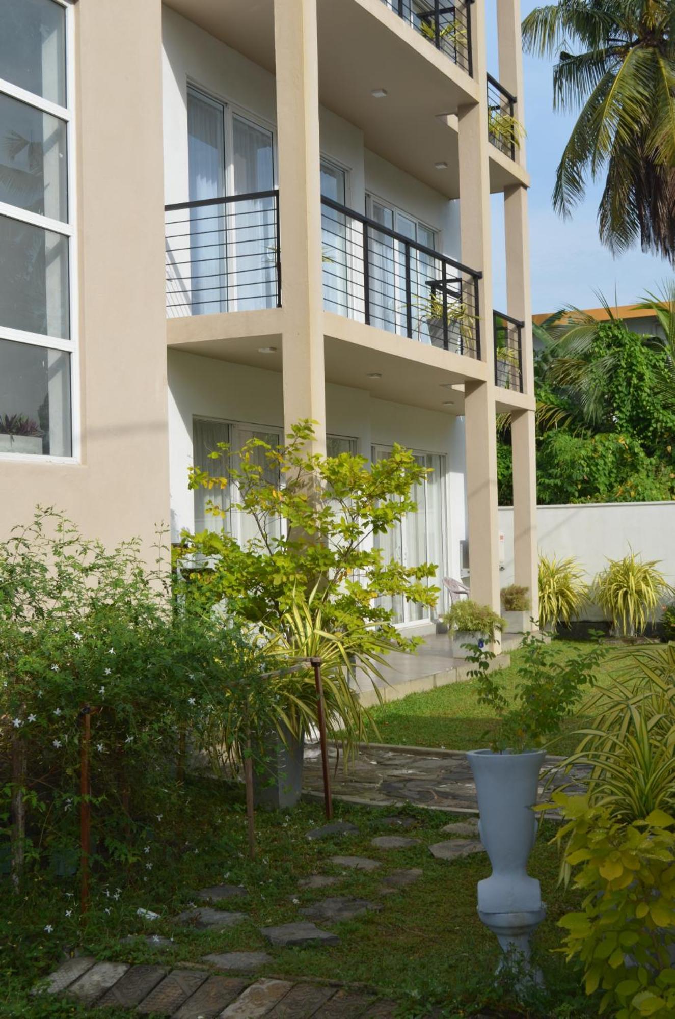 Silina Airport Transit Hotel & Residence Katunayaka Buitenkant foto