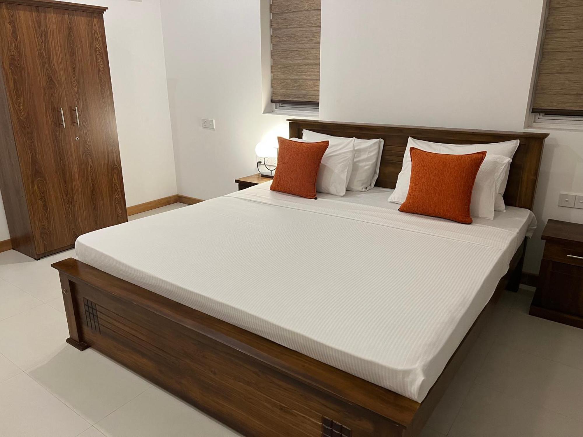 Silina Airport Transit Hotel & Residence Katunayaka Buitenkant foto