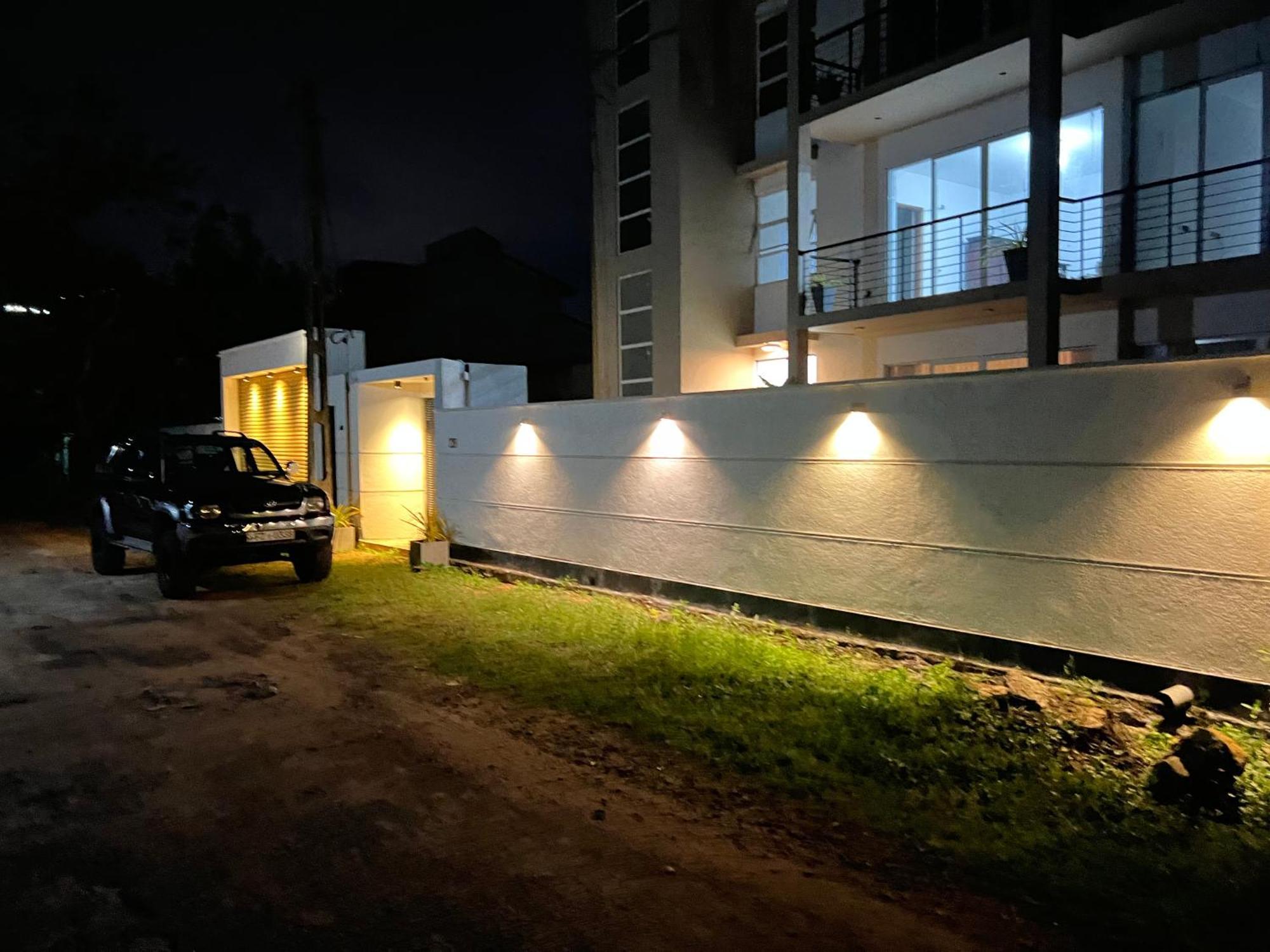 Silina Airport Transit Hotel & Residence Katunayaka Buitenkant foto