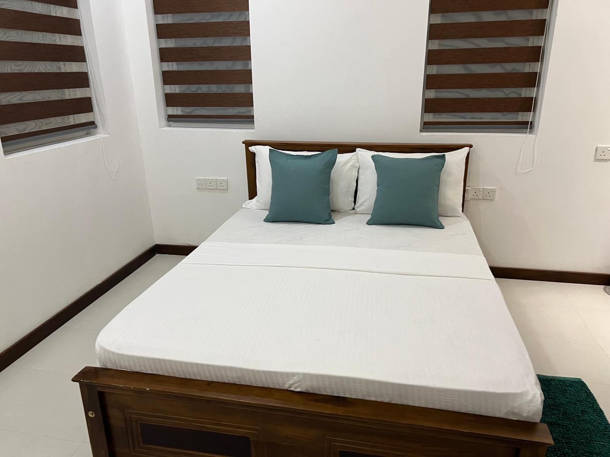 Silina Airport Transit Hotel & Residence Katunayaka Buitenkant foto