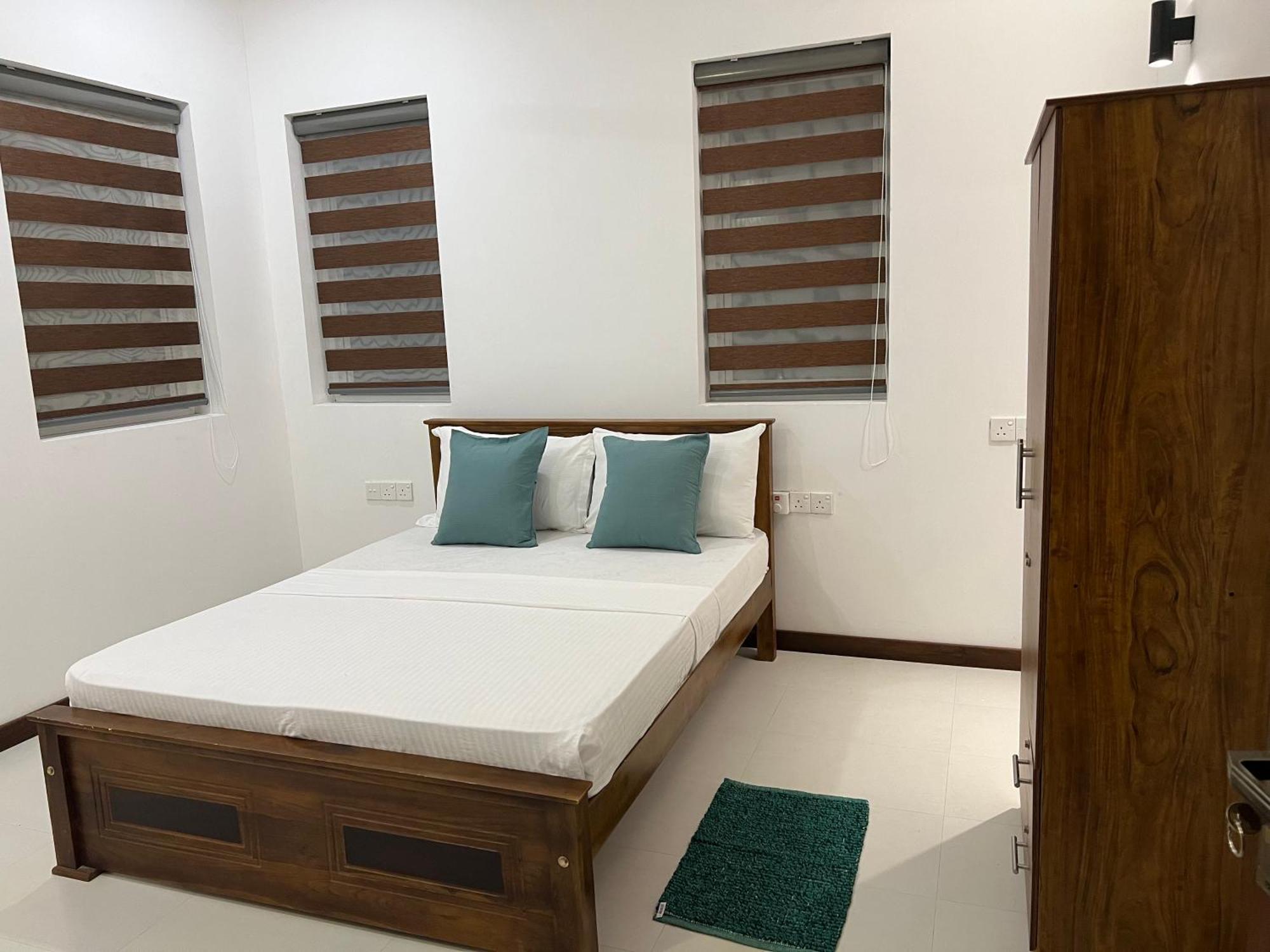 Silina Airport Transit Hotel & Residence Katunayaka Buitenkant foto