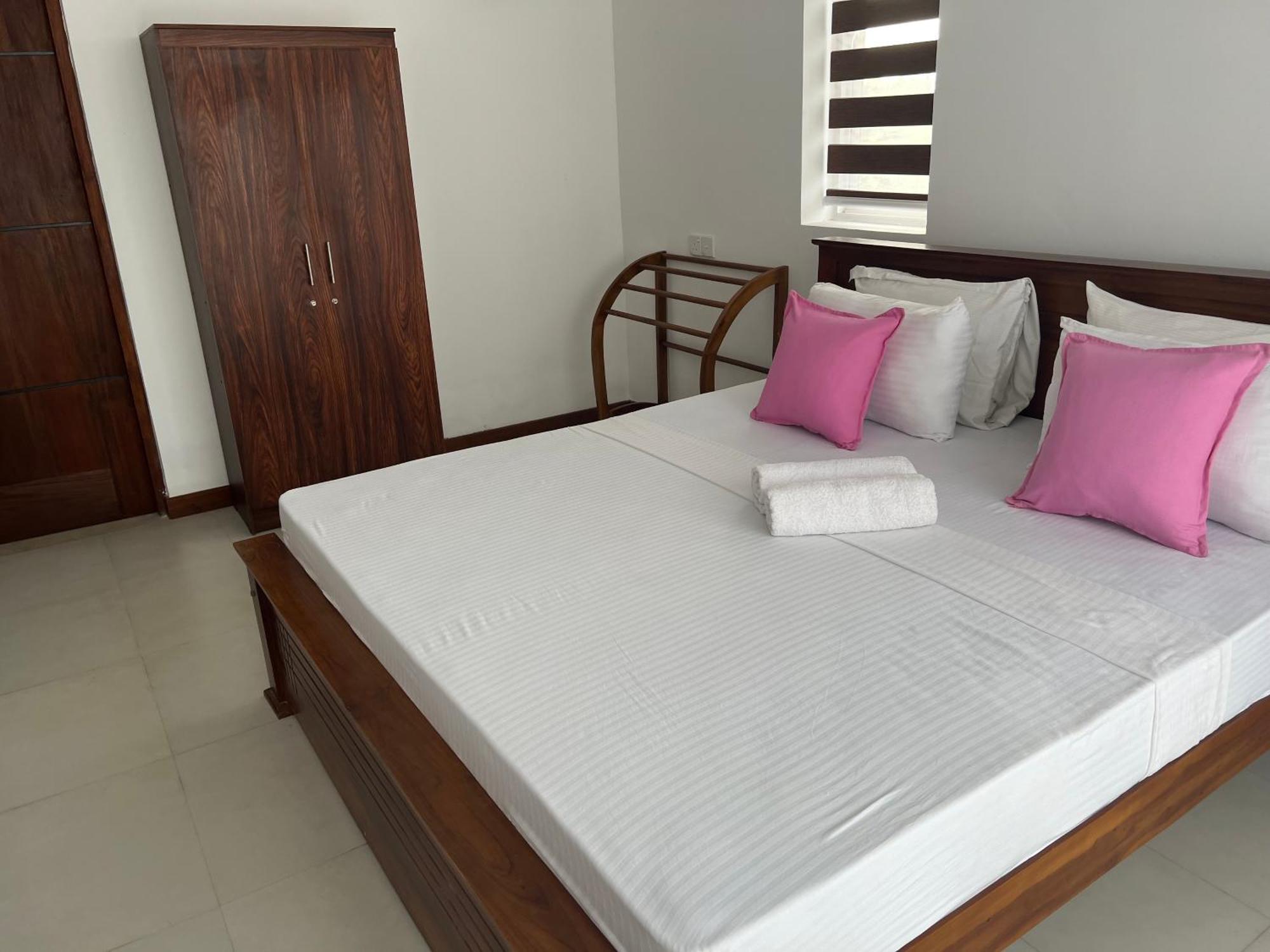 Silina Airport Transit Hotel & Residence Katunayaka Buitenkant foto